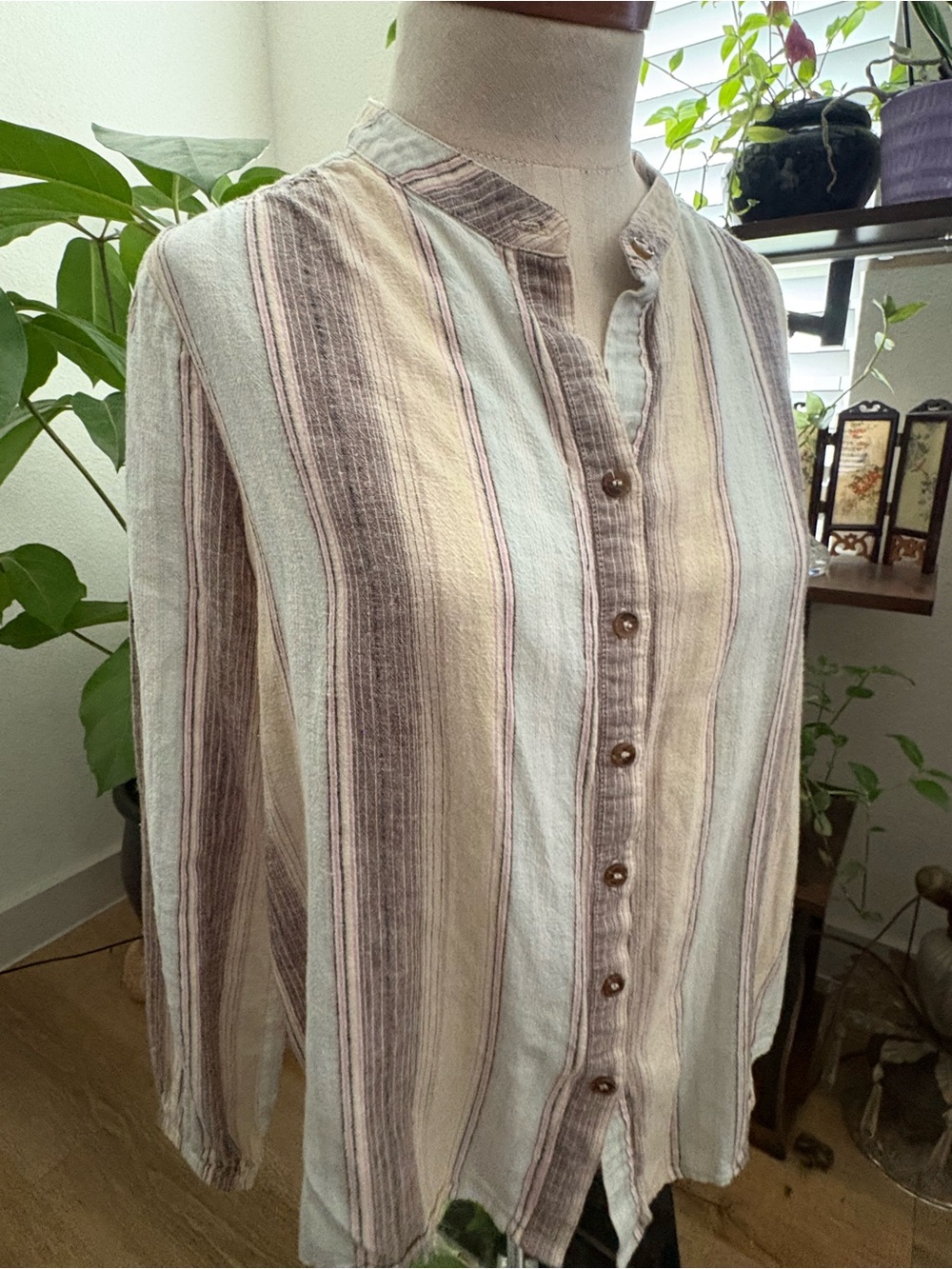Sanctuary Striped Band-Collar Button-Down Shirt in Cream, Brown and Pale PinkGUC